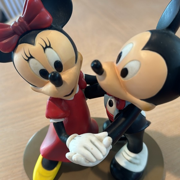 DISNEY VINTAGE MINNIE & MICKEY DANCING WALTZ TUXEDO 7” FIGURINE - Picture 3 of 8